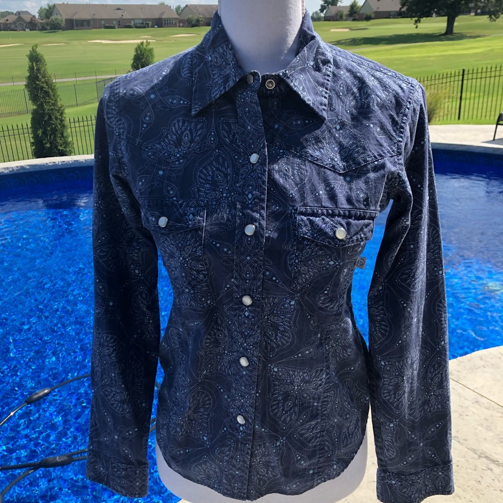 Patagonia chambray shirt size small